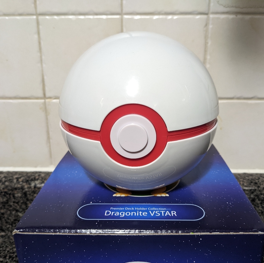 Pokémon Premier Ball Deck Holder